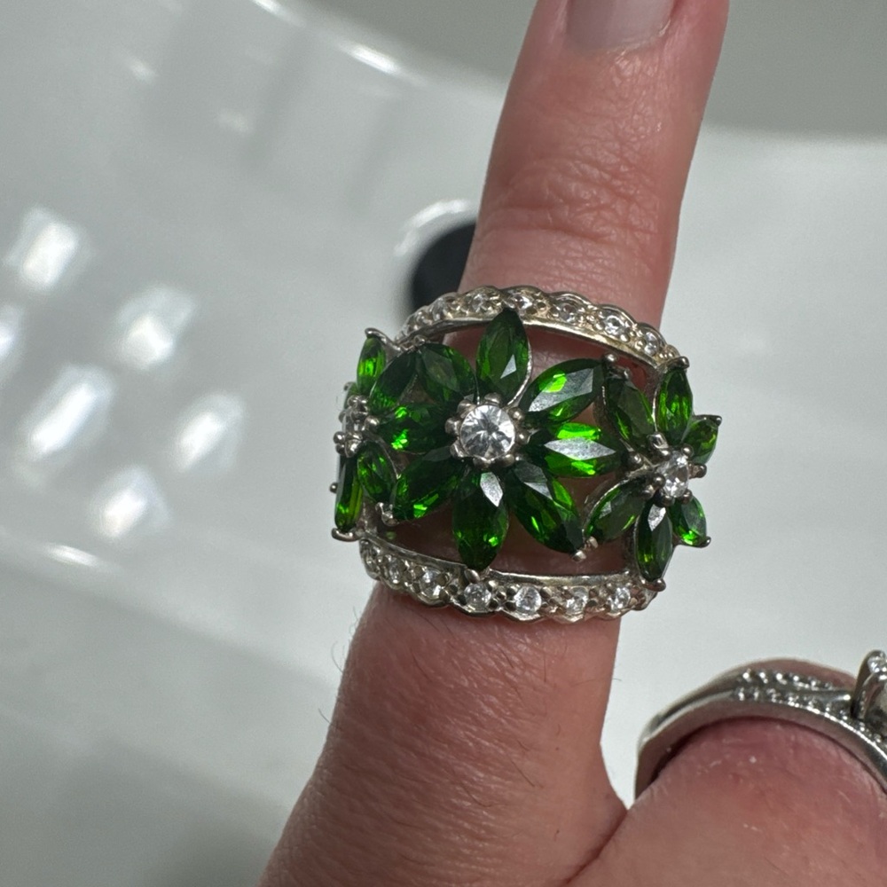 Elegant Silver and Green Floral Ring, cocktail 925 Sterling